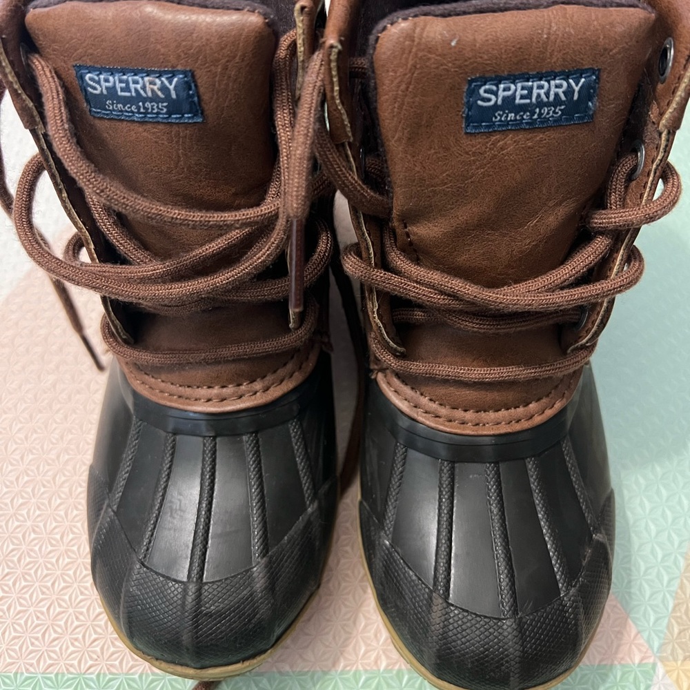 Sperry ducky boots